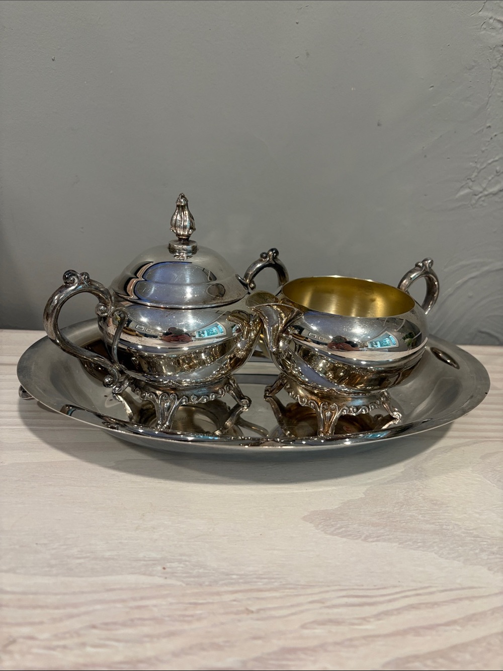 VTG FB Rogers Silver Co Silverplate Footed Creamer & Lidded Sugar Bowl w/ Tray